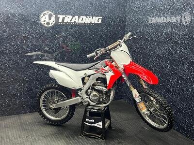 Honda CRF 250 2016 EFI (MX / ENDURO / MOTOCROSS / DIRT BIKE) @ AJ TRADING Honda CRF 250 2016 EFI (MX / ENDURO / MOTOCROSS / DIRT BIKE) @ AJ TRADING