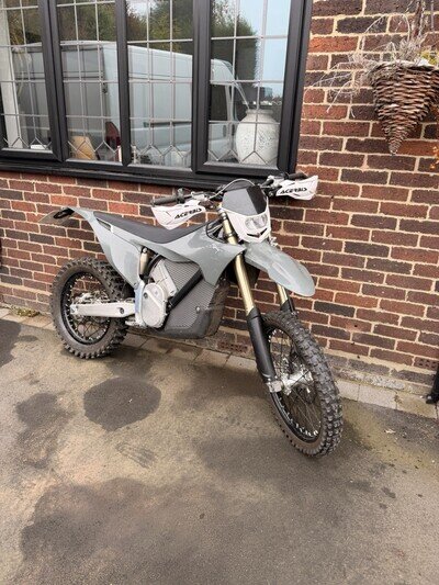 2024/74 Stark Varg Ex80hp Electric Enduro Dirt Bike Road Registered
