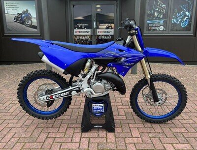 YAMAHA YZ125 2022 - 0 HOURS FROM NEW - CRESCENT SUPPLIED - ROAD REGISTERED
