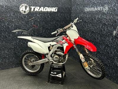 Honda CRF 250 2016 EFI (MX / ENDURO / MOTOCROSS / DIRT BIKE) @ AJ TRADING Honda CRF 250 2016 EFI (MX / ENDURO / MOTOCROSS / DIRT BIKE) @ AJ TRADING