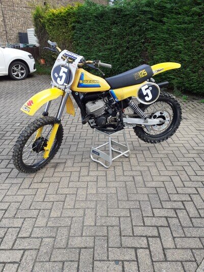 SUZUKI RM125 AIR COOLED TWINSHOCK