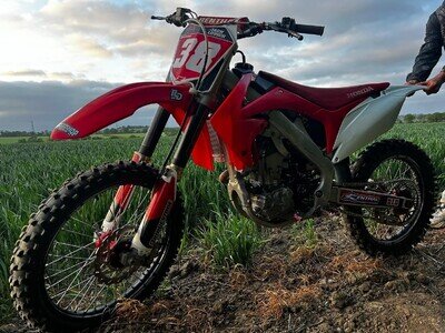 2011 HONDA CRF250R (FULL ENGINE REBUILD - 1 HOUR RIDING TIME)