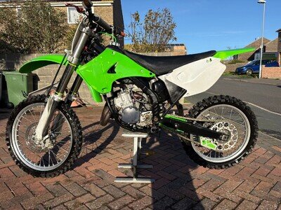 2006 Kawasaki Kx125 Well Maintained Bike With Lots Of Spares!