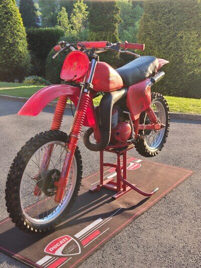HONDA CR250 RED ROCKET
