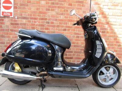 Piaggio Vespa GT 200/250 LOW MILES.. GOOD ALL ROUND CONDITION. ULEZ FRIENDLY.. Piaggio Vespa GT 200/250 LOW MILES.. GOOD ALL ROUND CONDITION. ULEZ FRIENDLY..