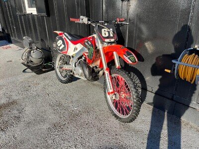1999 HONDA CR250 2 STROKE PROJECT BIKE