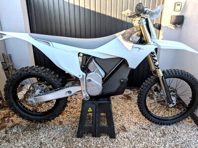 Stark Varg EX Enduro Road Legal 2025