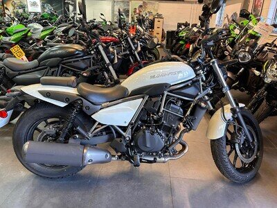 2025 75 Kawasaki MOTORCYCLE EL450 ELIMINATOR 500 WHITE JUST 44 MILES!