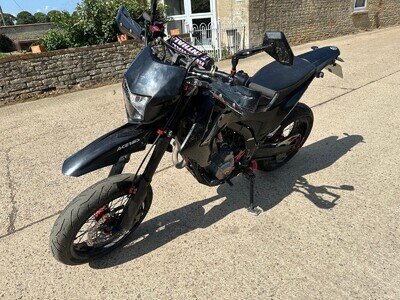 2014 black Honda CRF 250 M supermoto