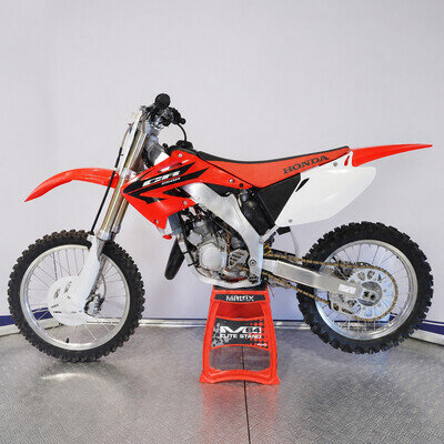 Honda CR 125 2006 - Low Hour Immaculate Bike 'Not Restored' Beautiful Motocross