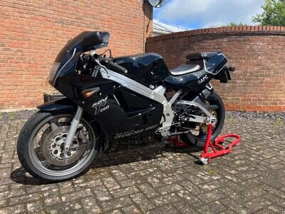 Suzuki RGV250 VJ21 /VJ22 **Only 11500 miles from new** 1990 G-reg Suzuki RGV250 VJ21 /VJ22 **Only 11500 miles from new** 1990 G-reg