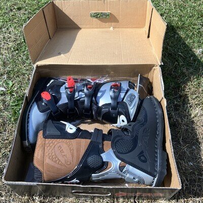Kids Motocross Boots Size EU37 NEW Motorcycle Boots Oxtar MX