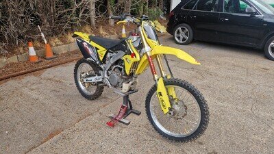 Suzuki RM-Z 250cc 4 Stroke 2010