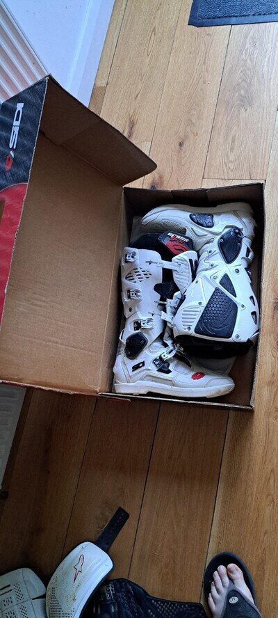 motocross boots Sidi crossfire 3 srs. Eur 45 or us 11/ UK 10.5 Excellent conditi