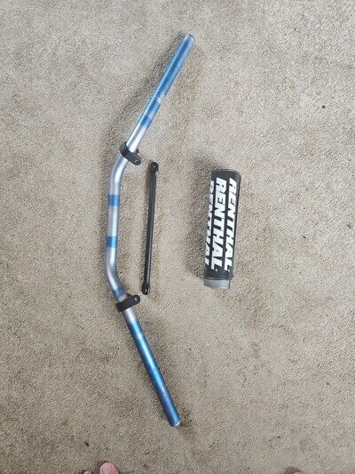 Motocross 7/8" 22mm MX Handlebars Aluminium Medium Braced Blue & Renthal Bar Pad