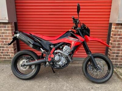 HONDA CRF250M SUPER MOTO. A2 LICENCE FRIENDLY, MANY EXTRAS HONDA CRF250M SUPER MOTO. A2 LICENCE FRIENDLY, MANY EXTRAS