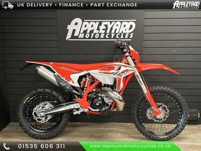 BETA RR X PRO ENDURO 2025 MODEL 125cc 200cc 250cc 300cc BETA RR X PRO ENDURO 2025 MODEL 125cc 200cc 250cc 300cc