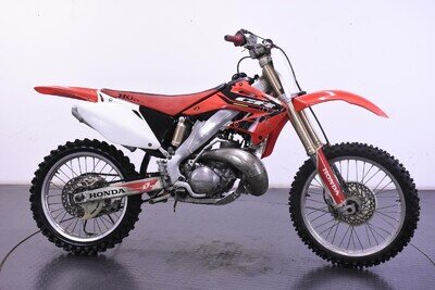 HONDA CR250R 2004 UNREGISTERED JAP IMPORT 2 STROKE MOTOCROSS BIKE *RUNS AND RIDE