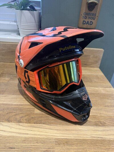 Fox V1 MX Motocross Helmet Off-Road Helmet Motocross Helmet- Small- 55-56cm