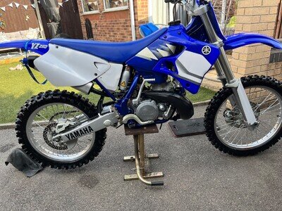 yamaha yz 250 2 stroke year 2000 absolutely mint dry stored