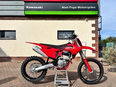 GASGAS MC 250F 2027 250cc 4 Stroke Motocross MX Bike NEW MC250F