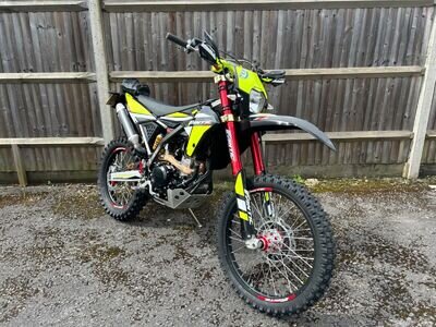 Fantic XEF 250 off road bike Fantic XEF 250 off road bike