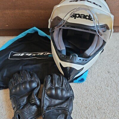Spada Motorcycle Helmet White size L and gloves