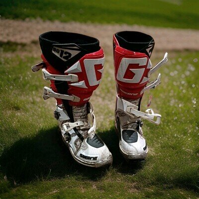 Gaerne SG12 Motocross Boots red/white MX Off Road Enduro Quad ATV EU42 UK size 7