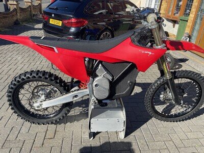 Stark Varg 2025 80BHP ALPHA 1.0 33 HOURS