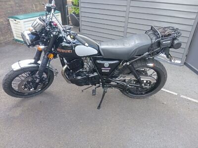 suzuki gn 250/sinnis QM 2X retro Scrambler 2015 superb condition MOT 28/07/25 suzuki gn 250/sinnis QM 2X retro Scrambler 2015 superb condition MOT 28/07/25
