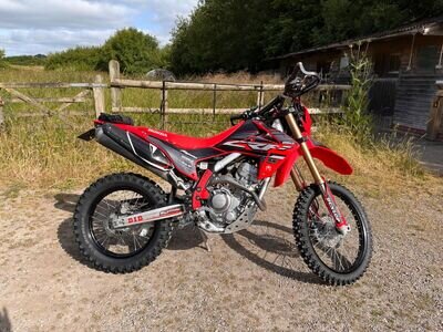 HONDA CRF 250 L - ROAD LEGAL - 2020 - 4137 MILES HONDA CRF 250 L - ROAD LEGAL - 2020 - 4137 MILES