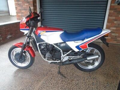 HONDA MVX250 TWO STROKE TRIPLE RARE MACHINE NEEDS NEW MAINS, PROJECT HONDA MVX250 TWO STROKE TRIPLE RARE MACHINE NEEDS NEW MAINS, PROJECT
