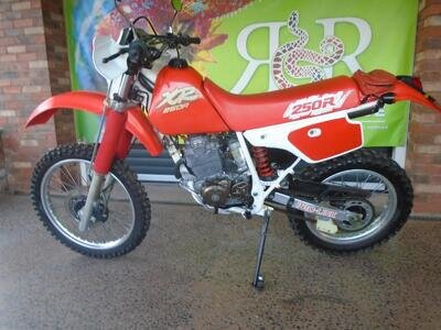 HONDA XR250R 1989 ORANGE & VERY NICE EXAMPLE HONDA XR250R 1989 ORANGE & VERY NICE EXAMPLE