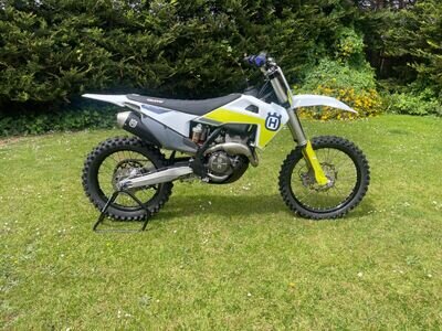 HUSQVARNA HUSKY FC250 FC250 FC 250 2023 MX BIKE MOTORCROSS HUSQVARNA HUSKY FC250 FC250 FC 250 2023 MX BIKE MOTORCROSS