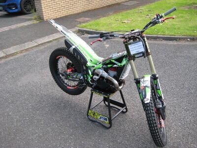 2022 VERTIGO NITRO 250cc TRIALS BIKE 1 MATURE OWNER. ROAD REGISTERED! LITTLE USE 2022 VERTIGO NITRO 250cc TRIALS BIKE 1 MATURE OWNER. ROAD REGISTERED! LITTLE USE
