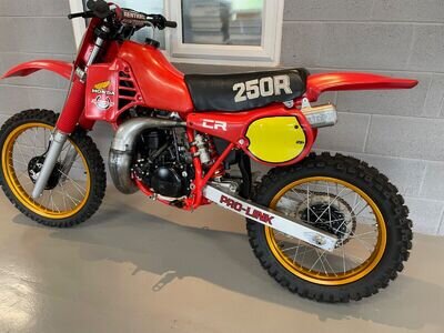 Honda CR250R 1982 EVO MX (Fully Restored) Honda CR250R 1982 EVO MX (Fully Restored)