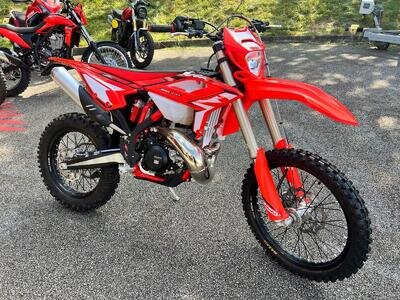 Beta RR 250 2024 ENDURO BRAND NEW1 ONLY NOW WITH VERY SPECIAL IN STORE DISCOUNT' Beta RR 250 2024 ENDURO BRAND NEW1 ONLY NOW WITH VERY SPECIAL IN STORE DISCOUNT'