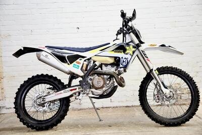2019 HUSQVARNA FE 250 ENDURO GREEN LANE - ONLY 10.3 HOURS 2019 HUSQVARNA FE 250 ENDURO GREEN LANE - ONLY 10.3 HOURS
