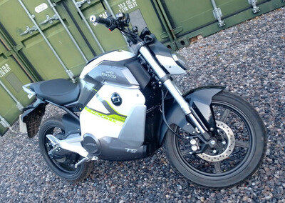 Super Soco TS Street Hunter Twin Battery Platinum White 250 miles 2023 Super Soco TS Street Hunter Twin Battery Platinum White 250 miles 2023