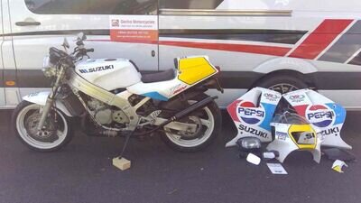 1988 Suzuki RGV250 VJ21 Sport Production Pepsi colours SP Kevin Schwantz E reg 1988 Suzuki RGV250 VJ21 Sport Production Pepsi colours SP Kevin Schwantz E reg