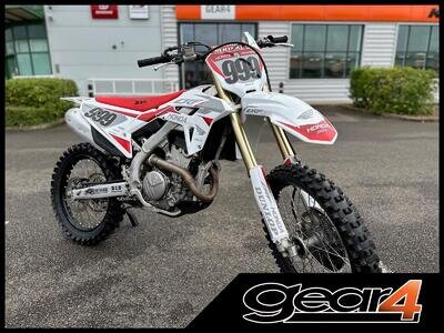 HONDA CRF 250R 2022 GREAT CONDITION ONLY £4,299 HONDA CRF 250R 2022 GREAT CONDITION ONLY £4,299