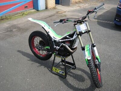 **SOLD** 2021 VERTIGO 250cc DL12 DOUGIE LAMPKIN REPLICA TRIALS BIKE. **SOLD** **SOLD** 2021 VERTIGO 250cc DL12 DOUGIE LAMPKIN REPLICA TRIALS BIKE. **SOLD**