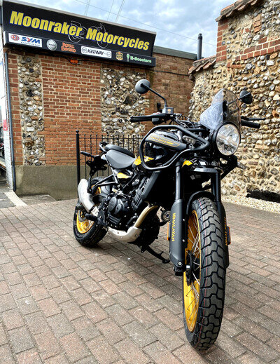 Royal Enfield Himalayan 450 Tubeless Hanel Black / Kamet White, Kaza Brown too!