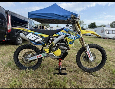 Suzuki RMZ 250F Motocross Bike Suzuki RMZ 250F Motocross Bike