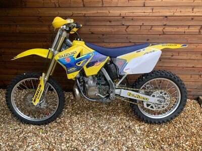 Suzuki RM250 K7 Motocross Bike